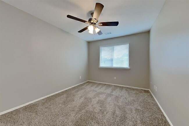 Building Photo - 7202 Winter Song Dr