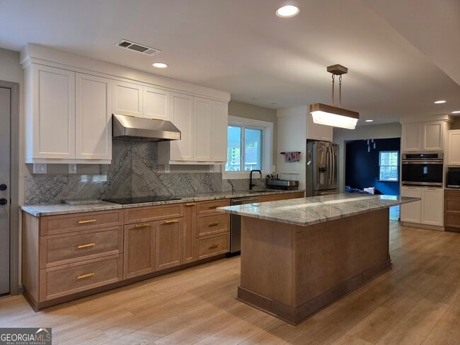 Building Photo - 215 Calgary Dr