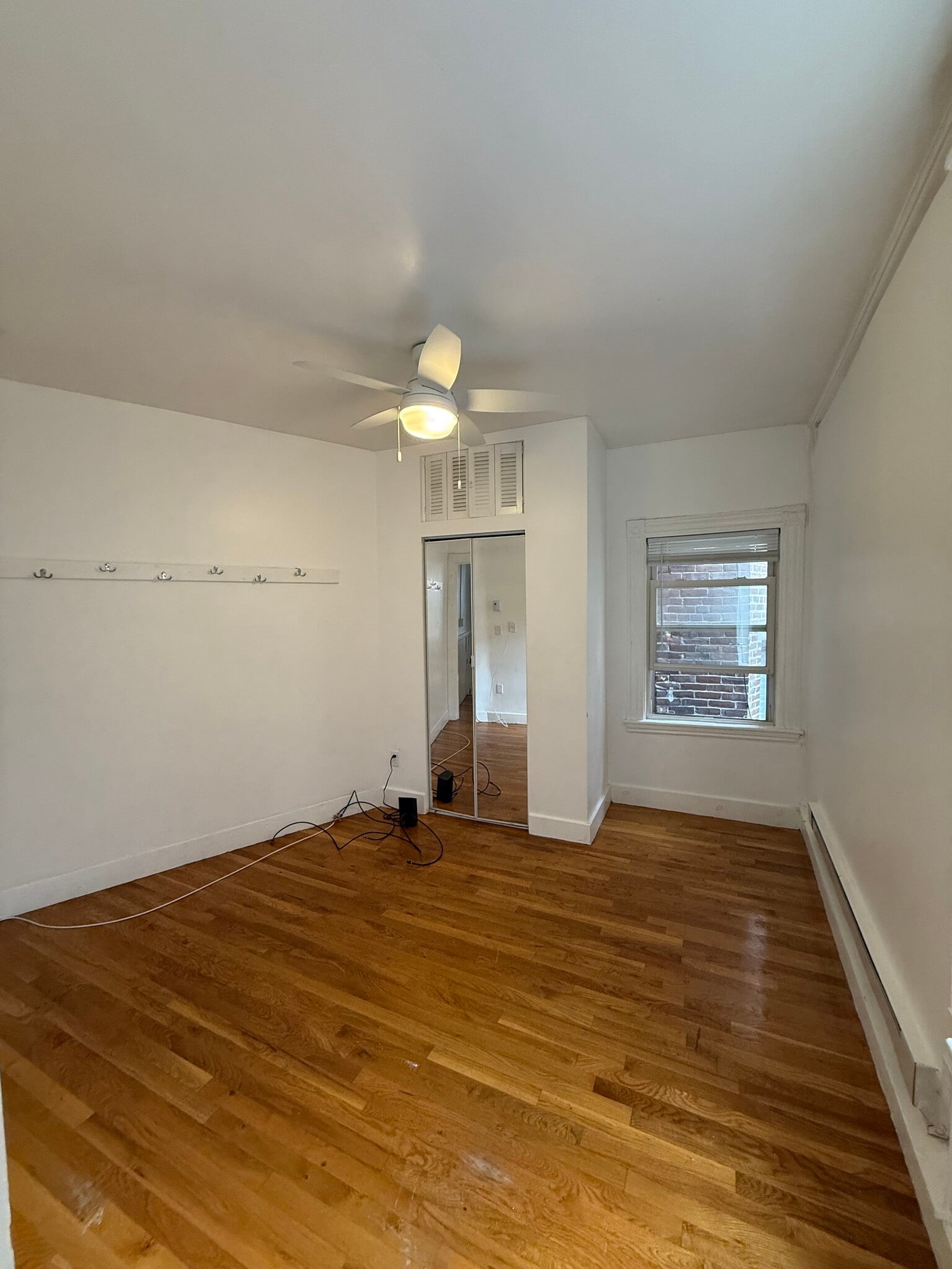 Building Photo - 16 Charter St