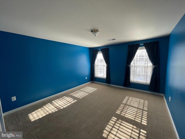 Building Photo - 21330 Meadow Field Ct