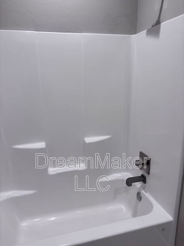 Building Photo - 3102 SE 34th St