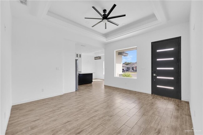 Building Photo - 23 N Sugar Bear Dr