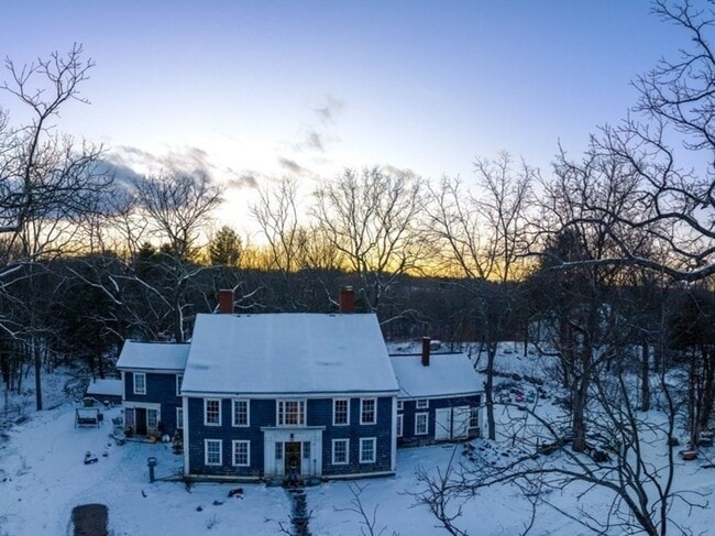 Building Photo - 25 Bulkeley Rd