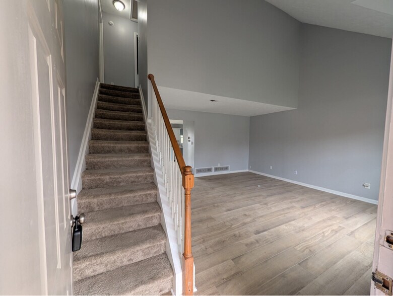 Building Photo - 3624 Beechwood Cir