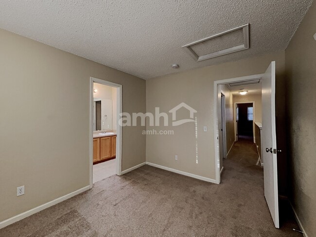 Building Photo - 2108 Hibbard Ln