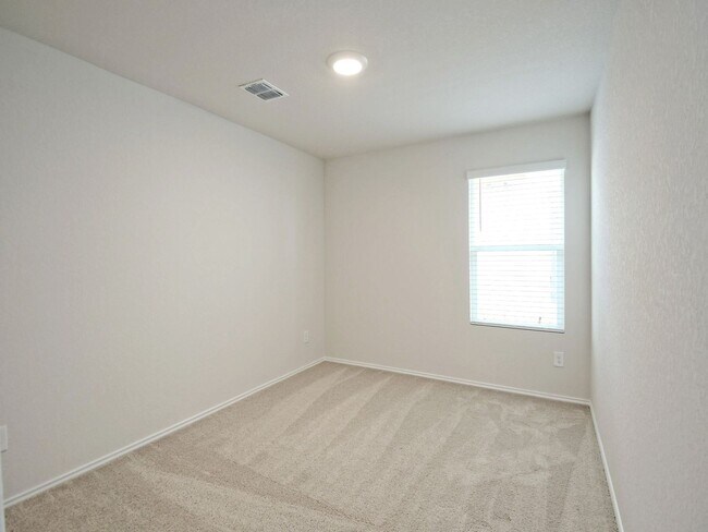 Building Photo - 4 BR/ 2BA - 1612 SF - Seguin in Arroyo Ranch!