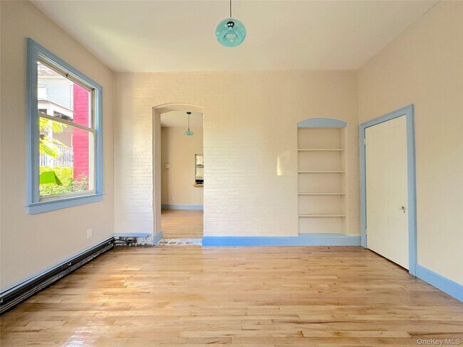 Building Photo - 240 Grand St