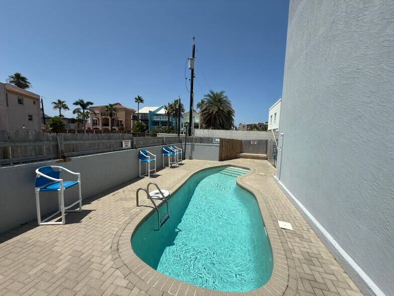 Building Photo - 5701 Gulf Blvd