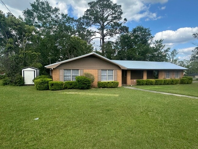 Primary Photo - 4 Bed/2 Bath House