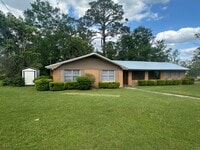 Building Photo - 4 Bed/2 Bath House