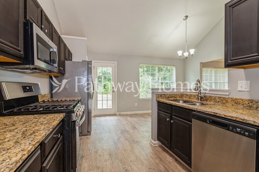 Building Photo - 4501 Holliday Rd