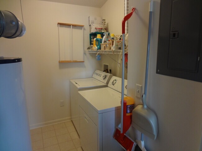 Laundry/utility closet - 2275 Pinnacle Ct
