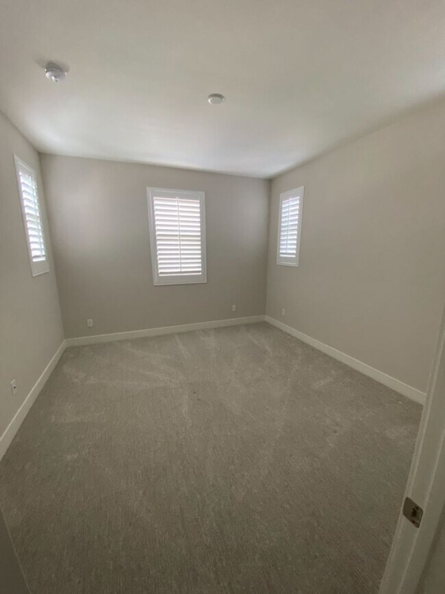 Building Photo - 6705 Aliso Valley Way