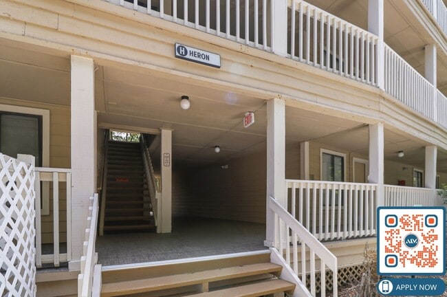 Building Photo - Fully Furnished 2BR Condo in Hilton Head’s North End – $150 Off First Month’s Rent!