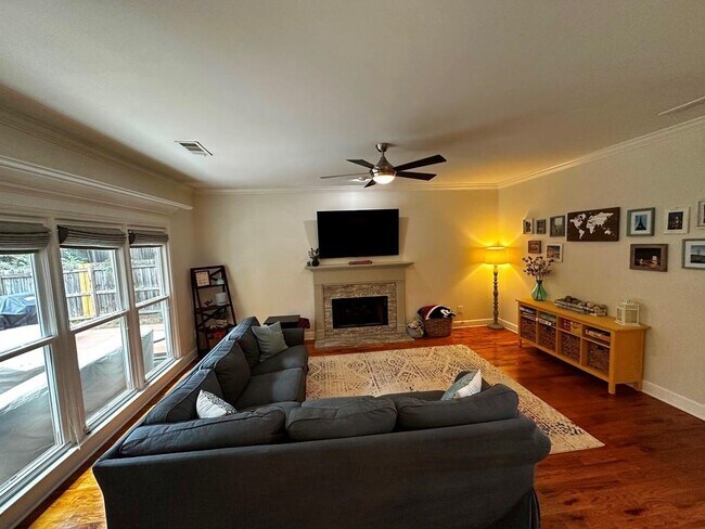 Building Photo - 11640 Vista Forest Dr