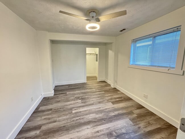 Building Photo - 4364 Ave F