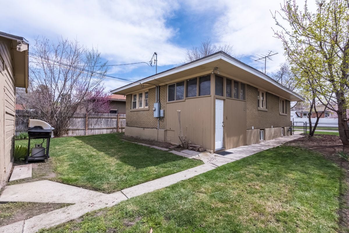 Building Photo - 409 E Coatsville Ave