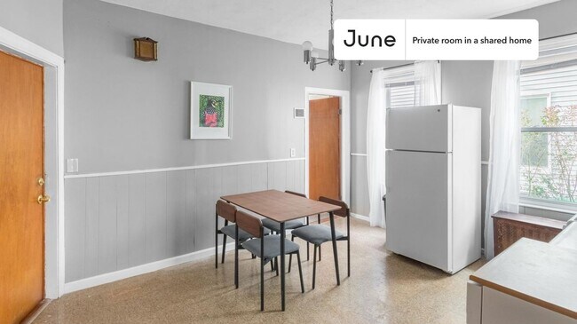 Building Photo - Room in Shared 5 bed/1 bath home