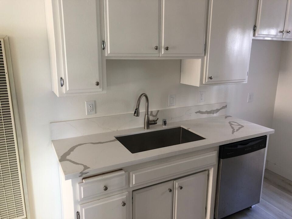 Building Photo - 408 N Venice Blvd