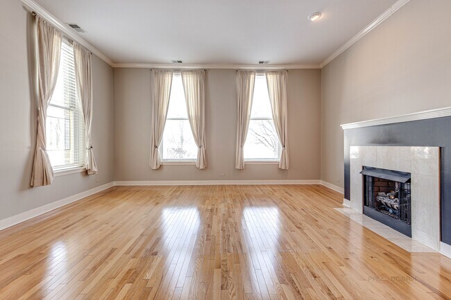 Building Photo - 210 Leonard Wood S