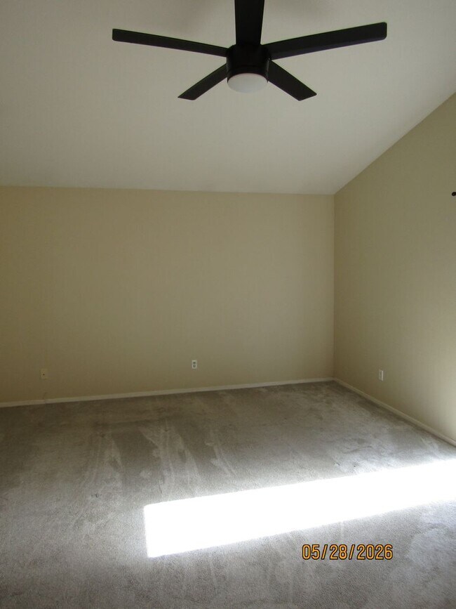 Building Photo - Beautiful single story 3 bedroom house with large back yard. Private cul- de- sac. Bonus office/ ...