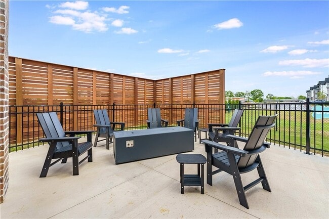 Building Photo - The Benton -  200 Ryan Unit Garland | Crittenden