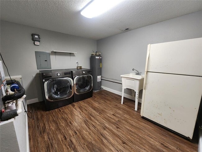 Building Photo - 6236 93rd Terrace N