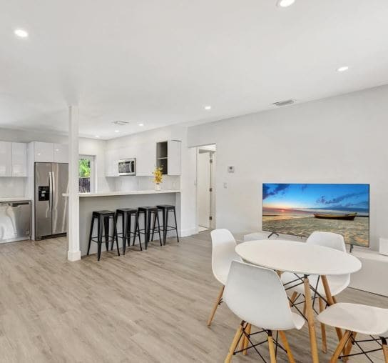 Building Photo - 843 SW 20th St