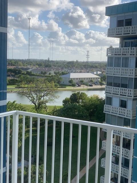 Building Photo - 4200 Hillcrest Dr