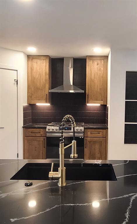 Building Photo - 1723 Lakeway Blvd