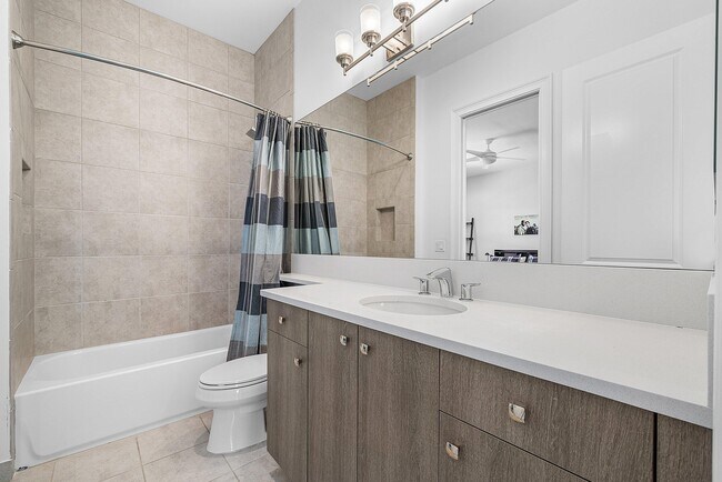 Building Photo - 19863 Meadowside Ln