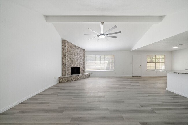 Building Photo - For Lease | 3 Bed, 2 Bath | 1,446 Sq Ft | Greengate Place|
