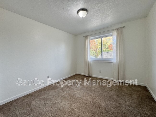 Building Photo - 992 S Palmetto St