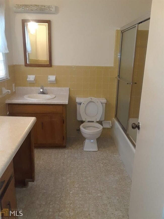 Building Photo - 995 Green St SE