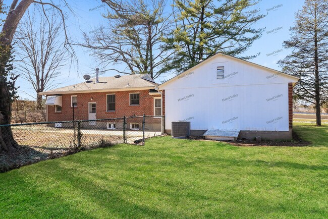 Building Photo - 12530 Lusher Rd