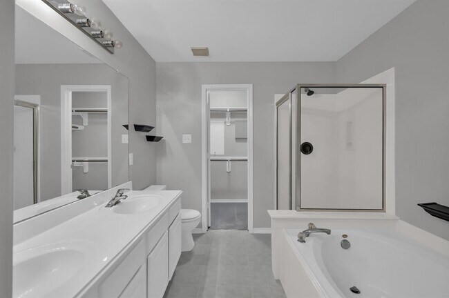 Building Photo - 27 S Villa Oaks Dr