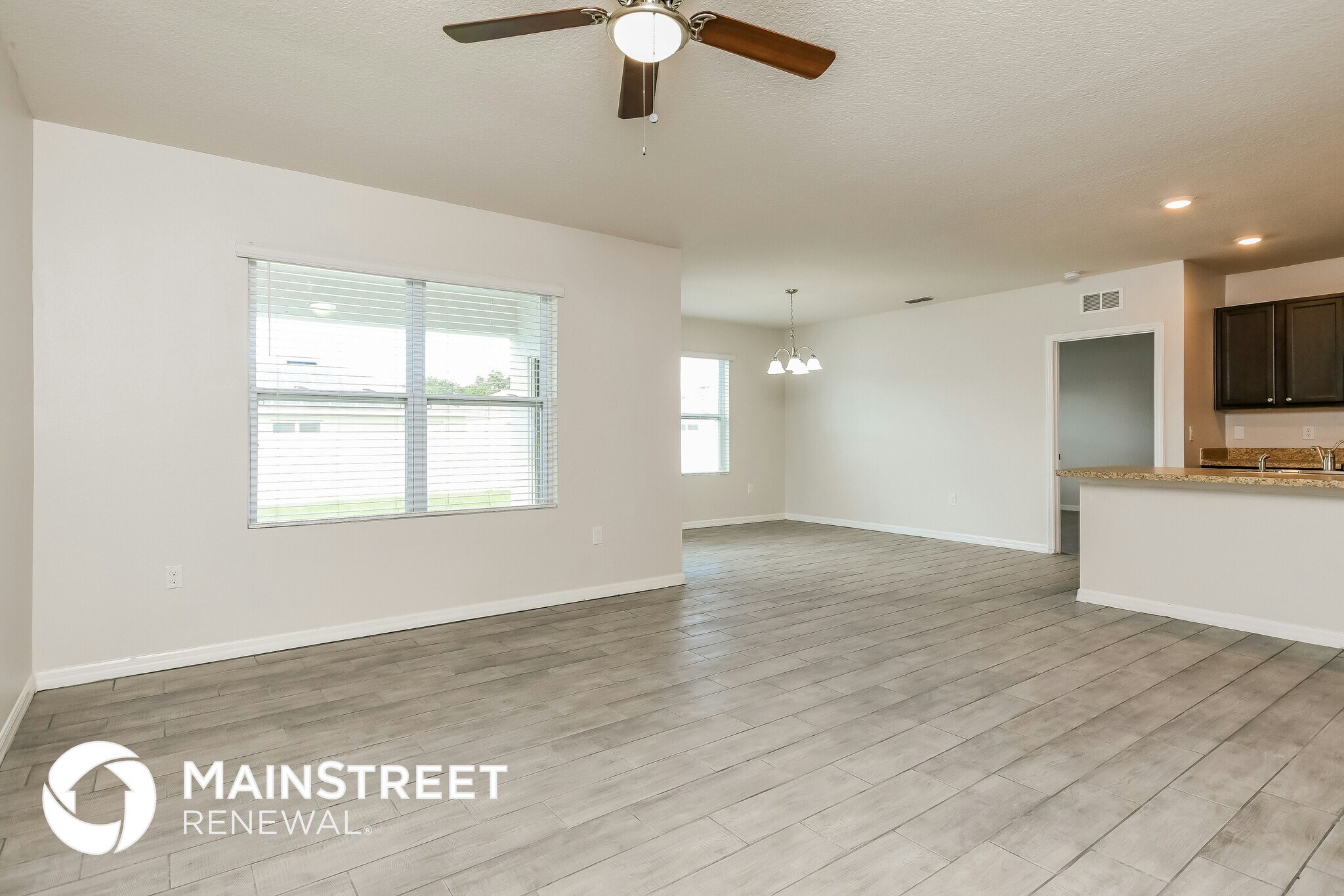 Building Photo - 703 Kindred Ln