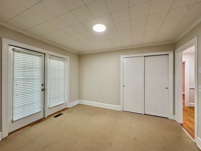Building Photo - Adorable 2 Bedroom Home in the Heart of Nashville!