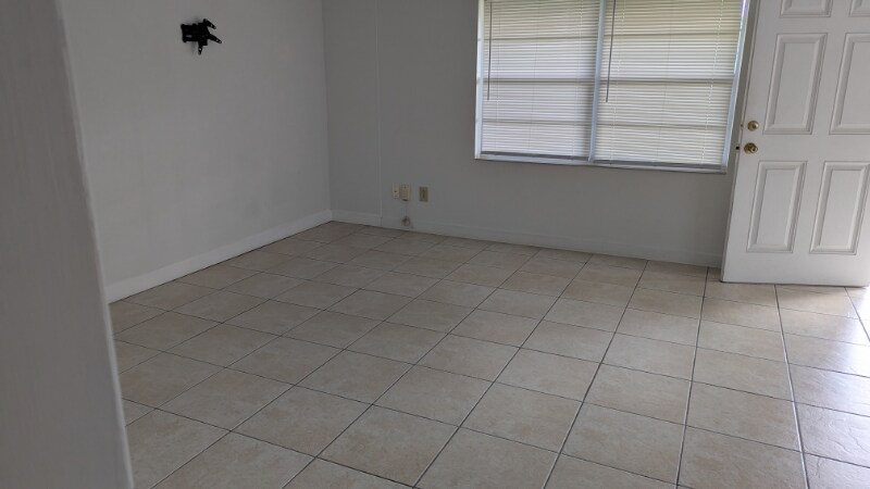 Building Photo - 2309 S Mills Ave