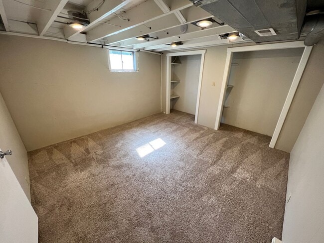 Building Photo - Prime Location 4 Bed House - Leasing 26/27 School Year