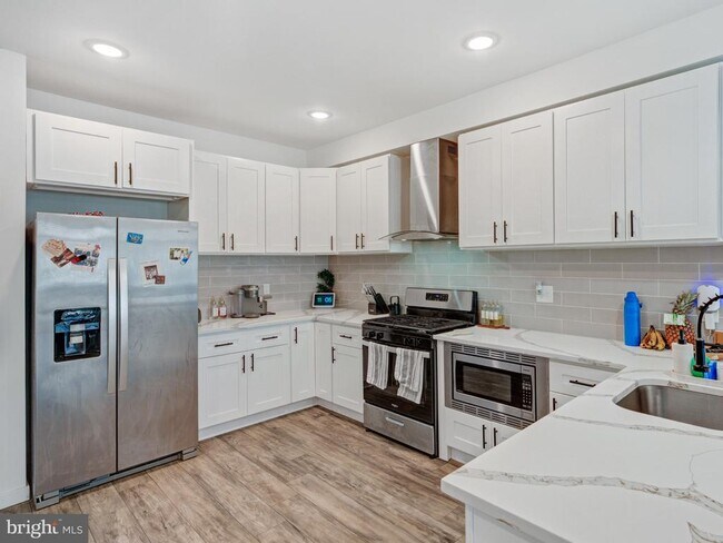 Building Photo - 1931 Colonial St