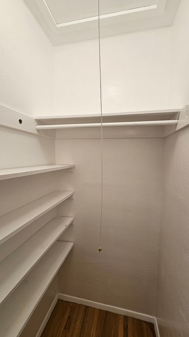 Building Photo - 4bed 2 bath