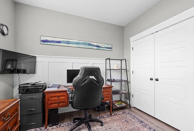Building Photo - Beautiful Custom Home