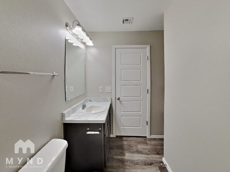 Building Photo - 8717 E 161st Pl S