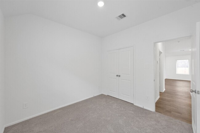 Building Photo - 3609 Oakvale Dr