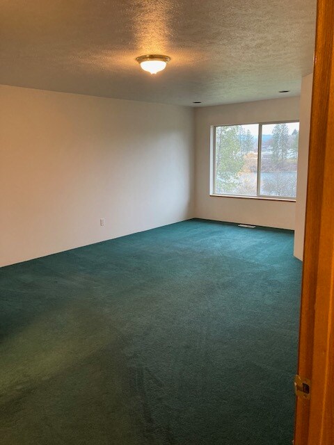 Building Photo - 18317 E Riverway Ave