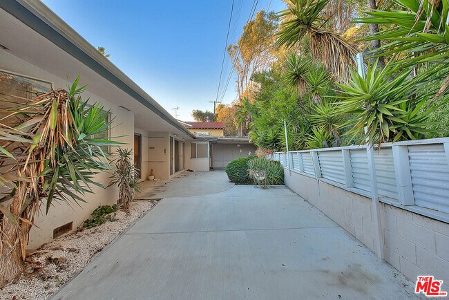 Building Photo - 4509 Don Miguel Dr