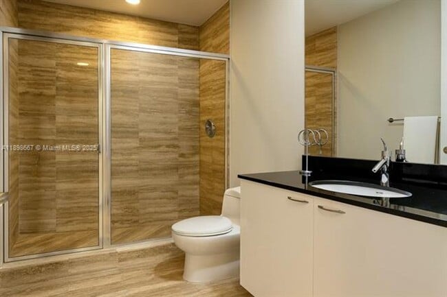 Building Photo - 15901 Collins Ave