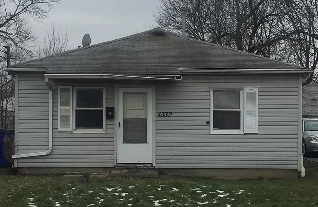 Building Photo - 4332 E 143rd St