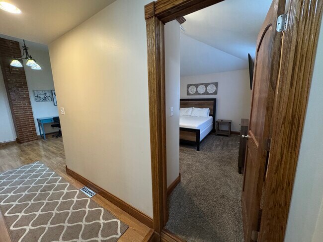 Building Photo - 1406 Shelby St